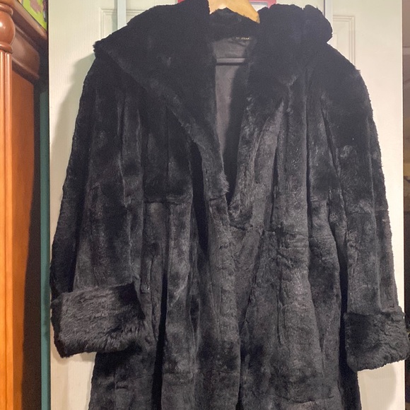cozy Luxury Jackets & Blazers - Cozy Luxury Faux Fur Winter Full length coat